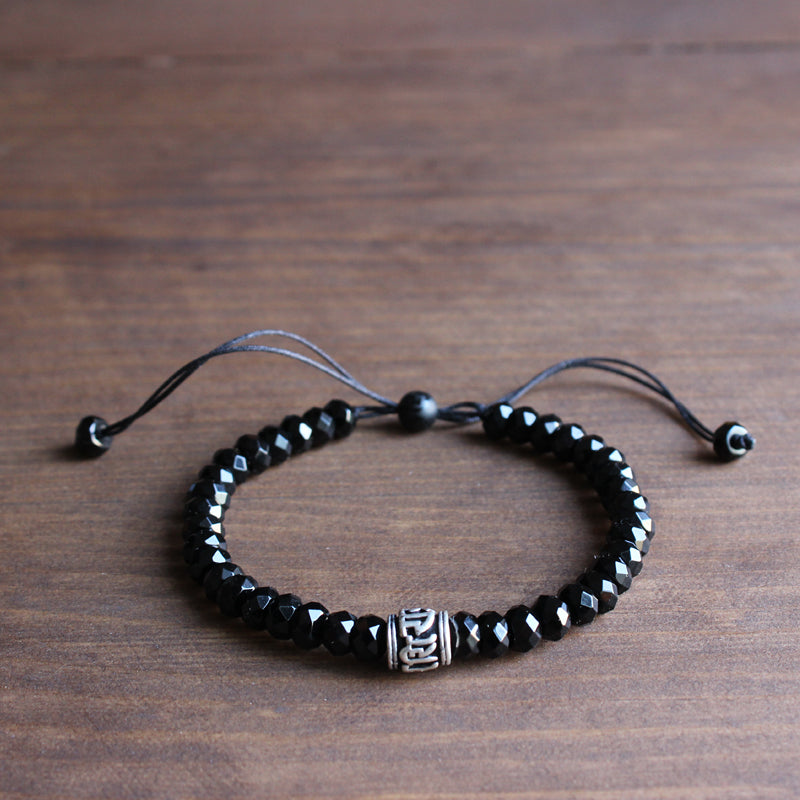 Buddhist Handcrafted Nature Sandalwood Bracelet for "Strength" (Black Agate)