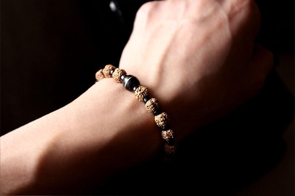 Buddhist Handcrafted Nature Sandalwood Bracelet for "Energy & Positivity" (Organic Coco Nut Shell & Rudraksha Seeds)