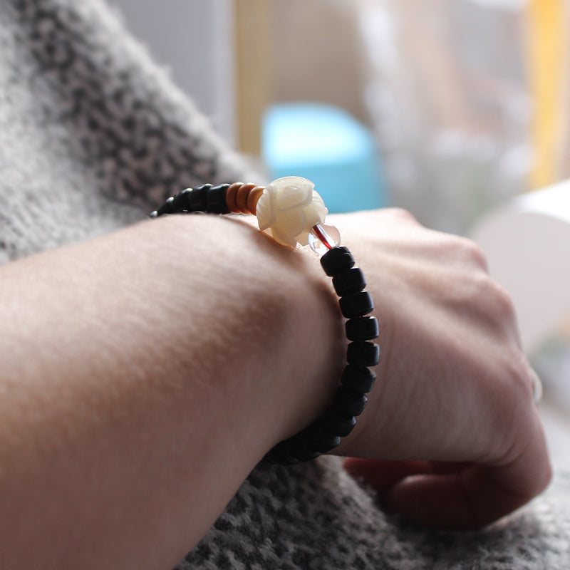 Buddhist Handcrafted Nature Sandalwood Enlightenment Bracelet with Rose Charm (Bodhi Ivory Seeds)