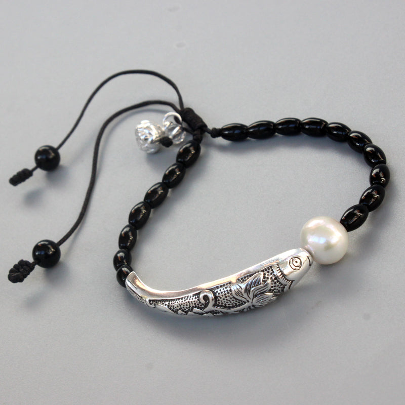 Buddhist Handcrafted Nature Sandalwood Emotion-soothing Bracelet with Fish Charm (Black Stone & Natural Pearl)