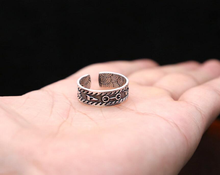 Six Words of Enlightenment for Couples (Silver)