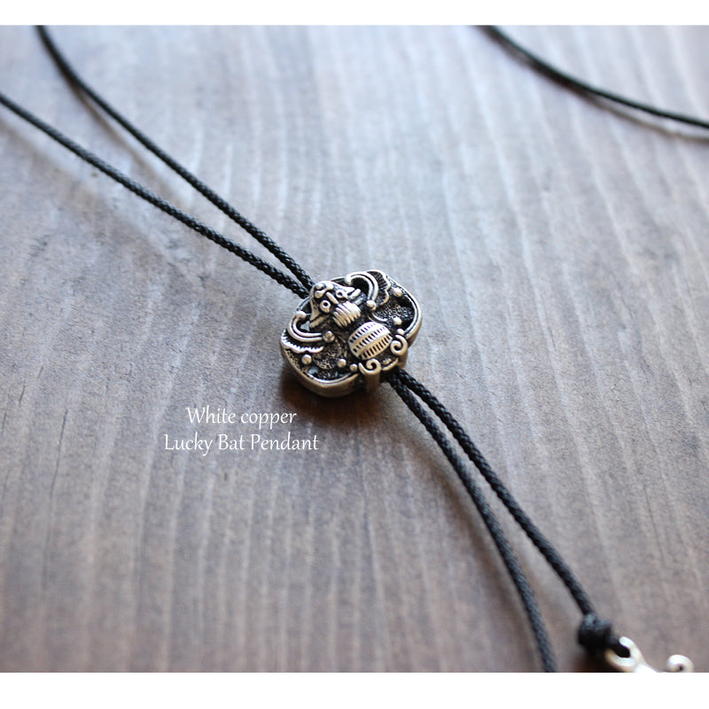 White Dragon Necklace (White Copper)